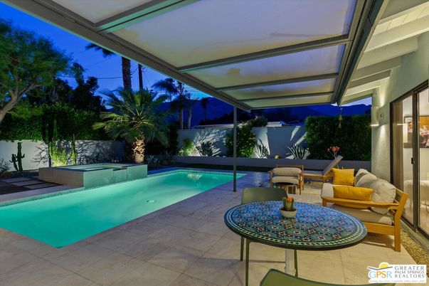 Interior, Pool, Sun Room
