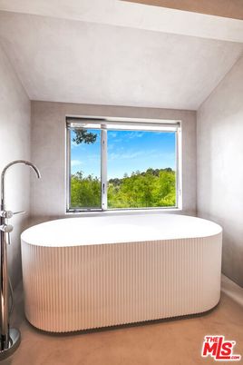 Bathroom, Free Standing Baths, Interior