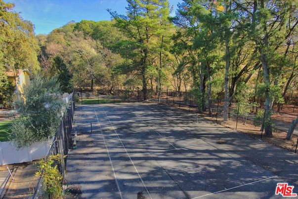 Exterior, Tennis Courts