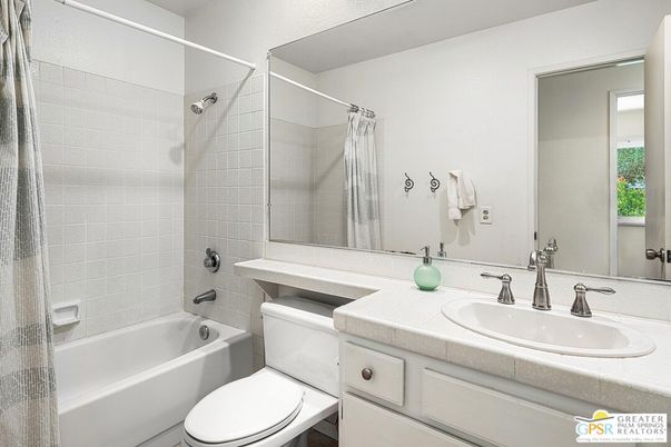 Bathroom, Interior, Tile Countertops
