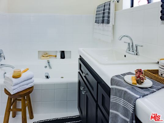 Bathroom, Interior, Tile Countertops