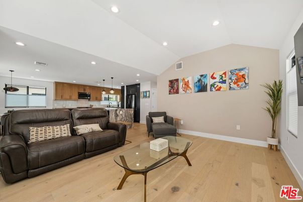 Interior, Kitchen, Living room, Pendant Lights, Recessed Lighting, Wood Texture Flooring