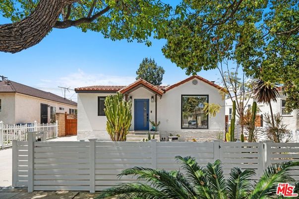 Exterior, Facade, Spanish Mediterranean