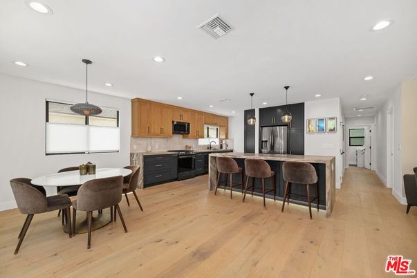 Dining room, Interior, Kitchen, Pendant Lights, Recessed Lighting, Wood Texture Flooring