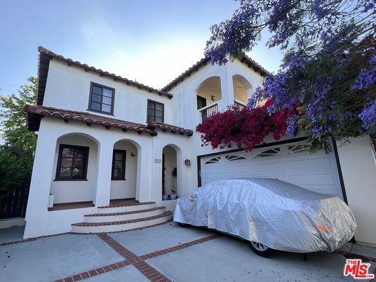 Attached, Exterior, Facade, Spanish Mediterranean