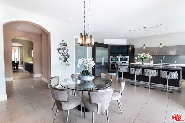 Dining room, Interior, Kitchen, Pendant Lights, Recessed Lighting, Stainless Steel Appliances