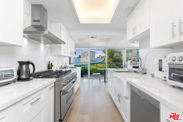 Interior, Kitchen, Stainless Steel Appliances, Water, Wood Texture Flooring