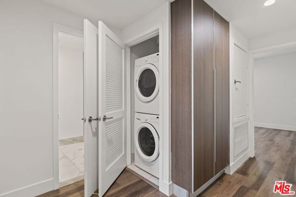 Interior, Recessed Lighting, Utility Closets, Washer, Wood Texture Flooring
