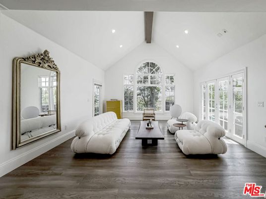 Interior, Living room, Recessed Lighting, Wooden Beams, Wood Texture Flooring