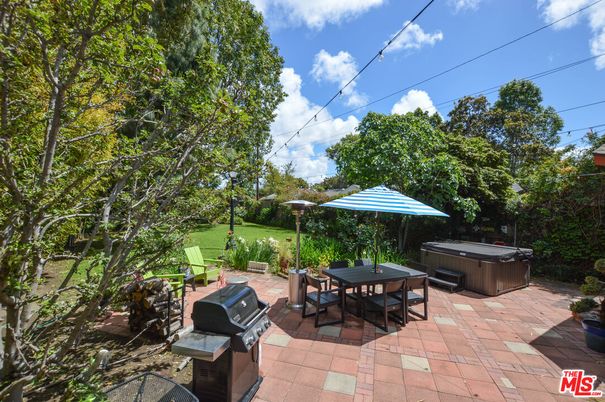 Backyard, Exterior, Hot Tub