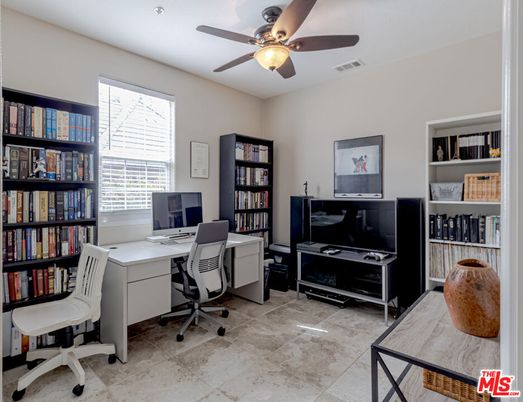 Home Office, Interior