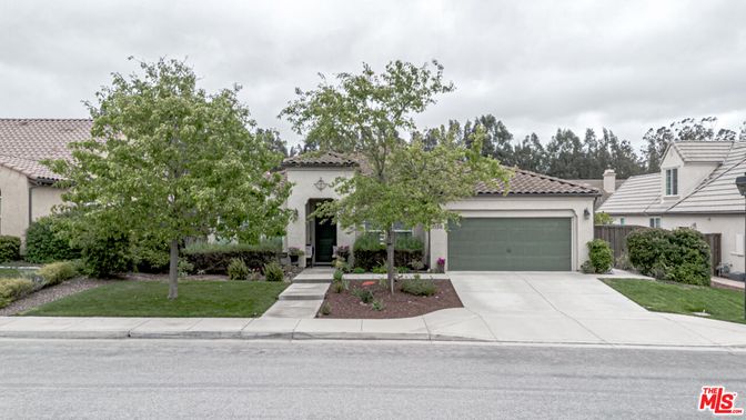 Attached, Exterior, Facade, Spanish Mediterranean