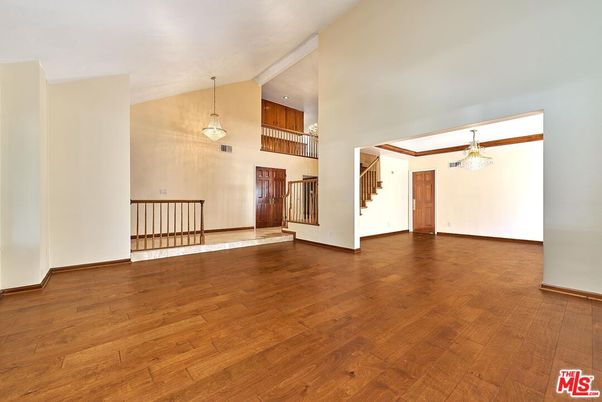 Chandelier, Empty room, Interior, Pendant Lights, Wood Texture Flooring