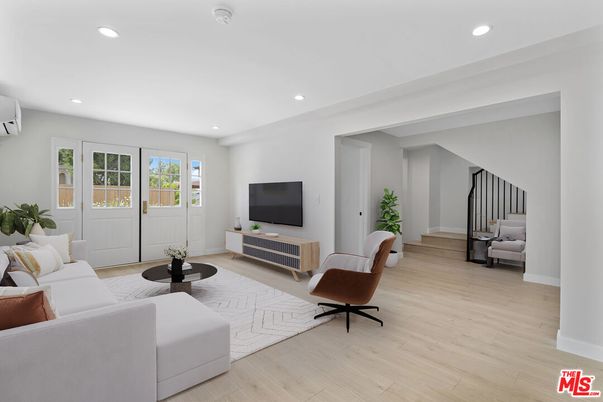 Interior, Living room, Recessed Lighting, Wood Texture Flooring