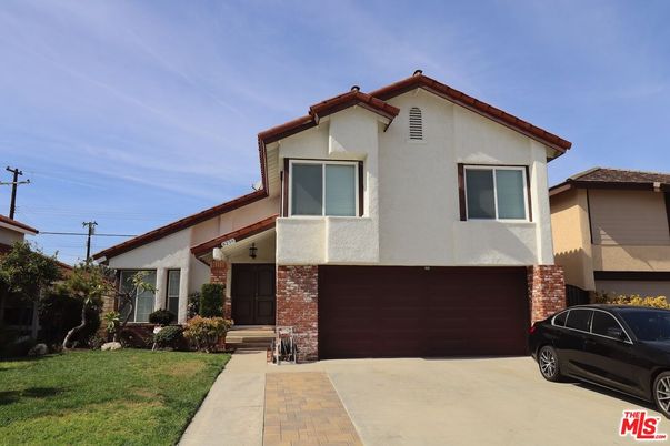 Attached, Exterior, Facade, Brick Facade, Spanish Mediterranean