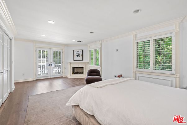 Bedroom, Fireplace, Interior, Recessed Lighting, Wood Texture Flooring
