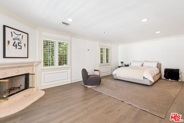 Bedroom, Fireplace, Interior, Recessed Lighting, Wood Texture Flooring