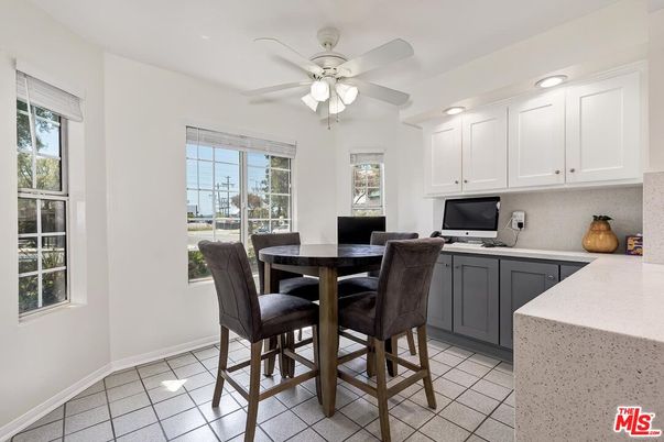 Dining room, Interior, Recessed Lighting