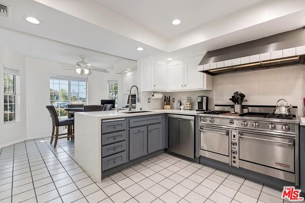 Dining room, Interior, Kitchen, Recessed Lighting, Stainless Steel Appliances
