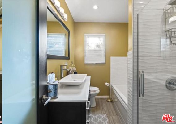 Bathroom, Interior, Recessed Lighting, Wood Texture Flooring