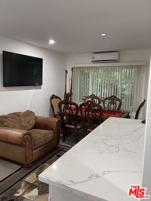 Dining room, Interior, Recessed Lighting