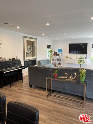 Interior, Living room, Piano, Recessed Lighting, Wood Texture Flooring