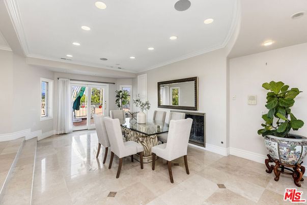 Dining room, Interior, Recessed Lighting