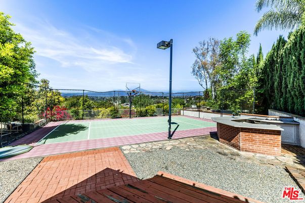 Exterior, Tennis Courts