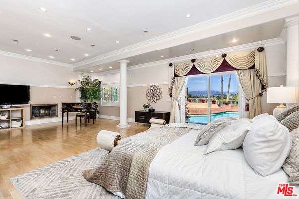 Bedroom, Fireplace, Interior, Recessed Lighting, Wood Texture Flooring