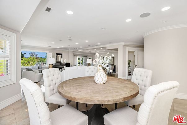 Dining room, Interior, Living room, Piano, Recessed Lighting