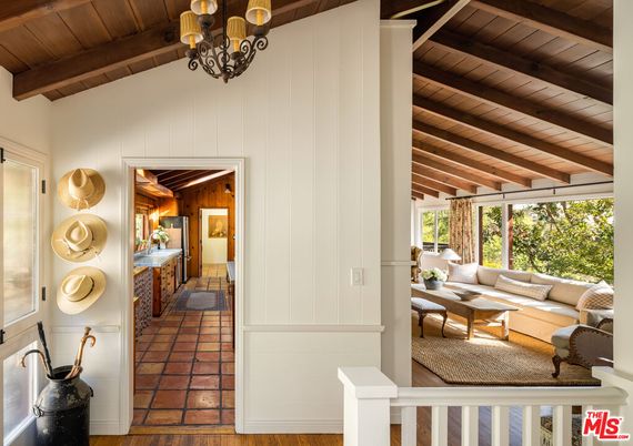 Chandelier, Interior, Living room, Wooden Beams, Wooden Ceilings