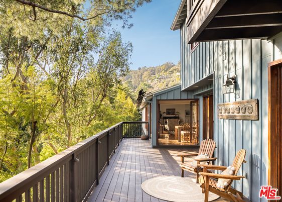Exterior, Wood Texture Flooring