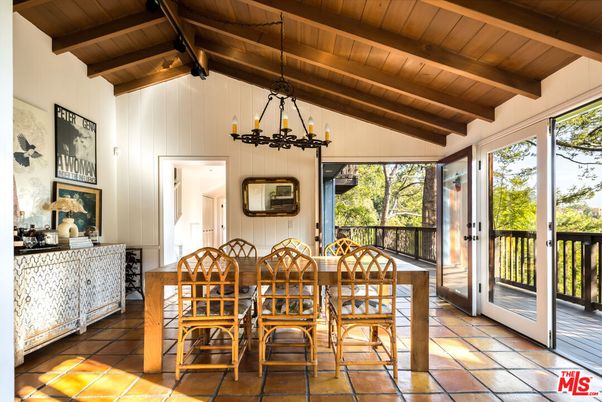Dining room, Interior, Pendant Lights, Wooden Beams, Wooden Ceilings