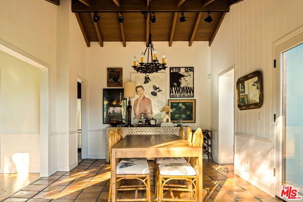 Dining room, Interior, Pendant Lights, Wooden Beams, Wooden Ceilings