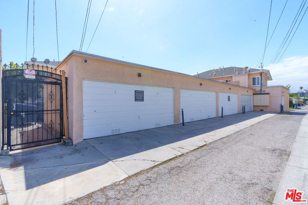 Detached Garage, Exterior