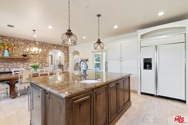 Dining room, Interior, Kitchen, Pendant Lights, Recessed Lighting, Stone Walls