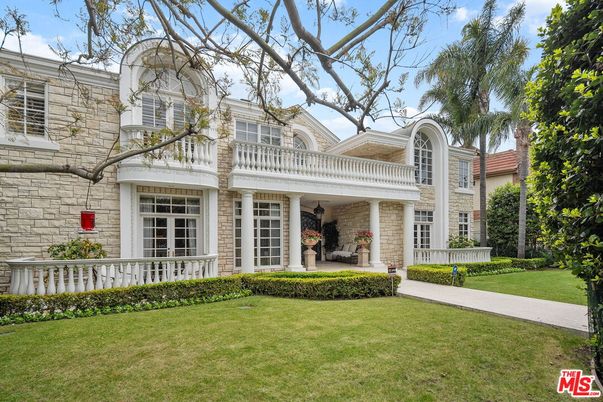 Backyard, Exterior, Facade, French Provincial