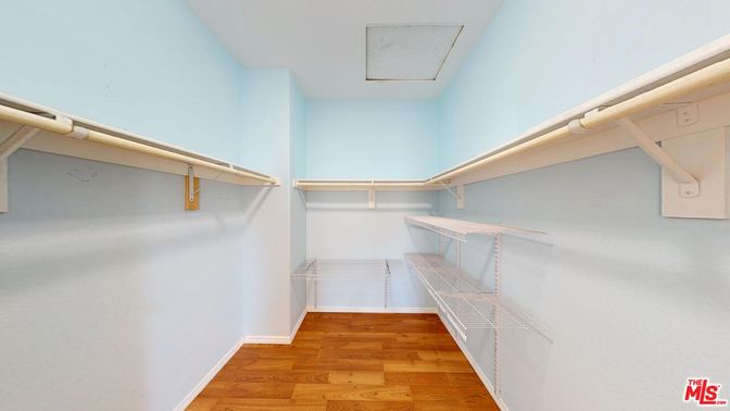 Interior, Walk-in Closets, Wood Texture Flooring