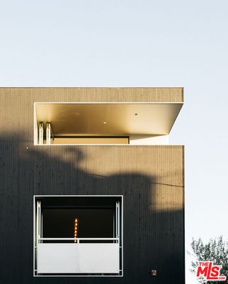 Exterior, Facade, Modern