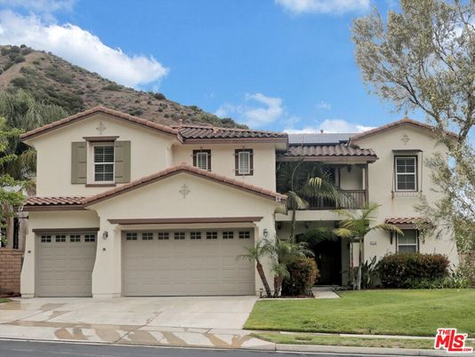 Attached, Exterior, Facade, Mediterranean