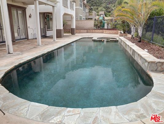 Exterior, Pool