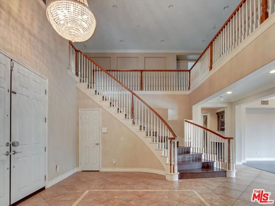 Chandelier, Interior, Recessed Lighting