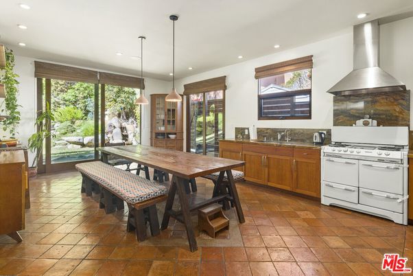 Dining room, Interior, Kitchen, Pendant Lights, Recessed Lighting, Stainless Steel Appliances