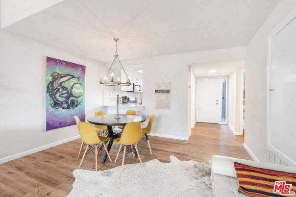 Chandelier, Dining room, Interior, Kitchen, Recessed Lighting, Wood Texture Flooring