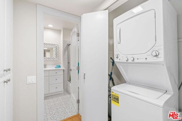 Interior, Recessed Lighting, Utility Closets, Washer