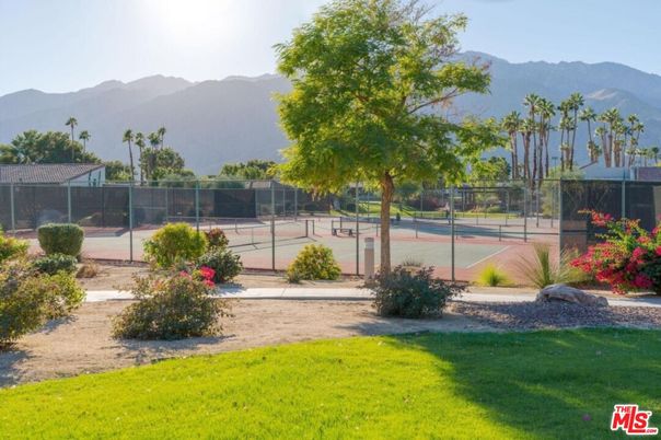 Exterior, Tennis Courts