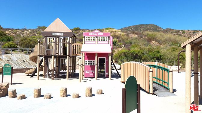 Backyard, Exterior, Playground