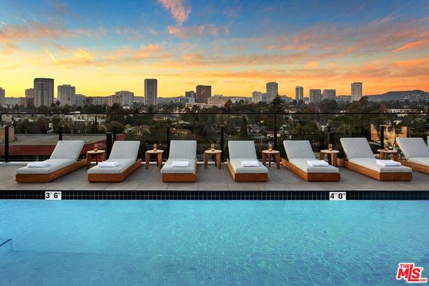 Exterior, Pool, Other, Skyline