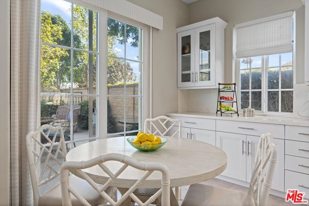 Dining room, Interior