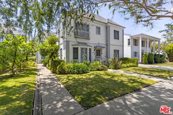 Backyard, Exterior, Facade, French Provincial
